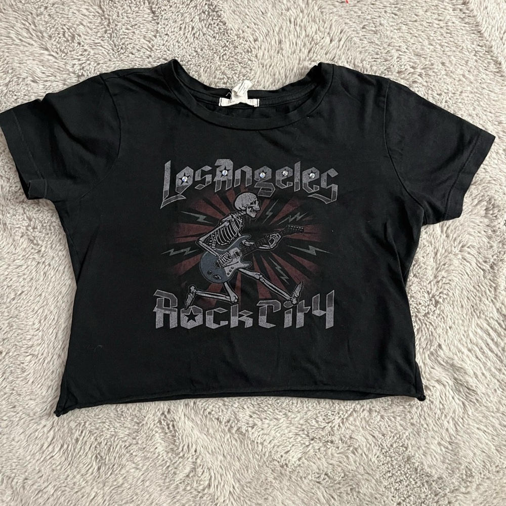 Tilly's Black Short Sleeve Graphic Tee